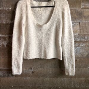 H&M White Crew Neck Sweater Soft Knit Cropped